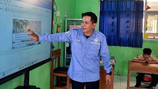 Openlitera Penggerak Kelas Cerdas Berbasis OER: Menghidupkan Smart Panel di Sekolah-Sekolah Indonesia